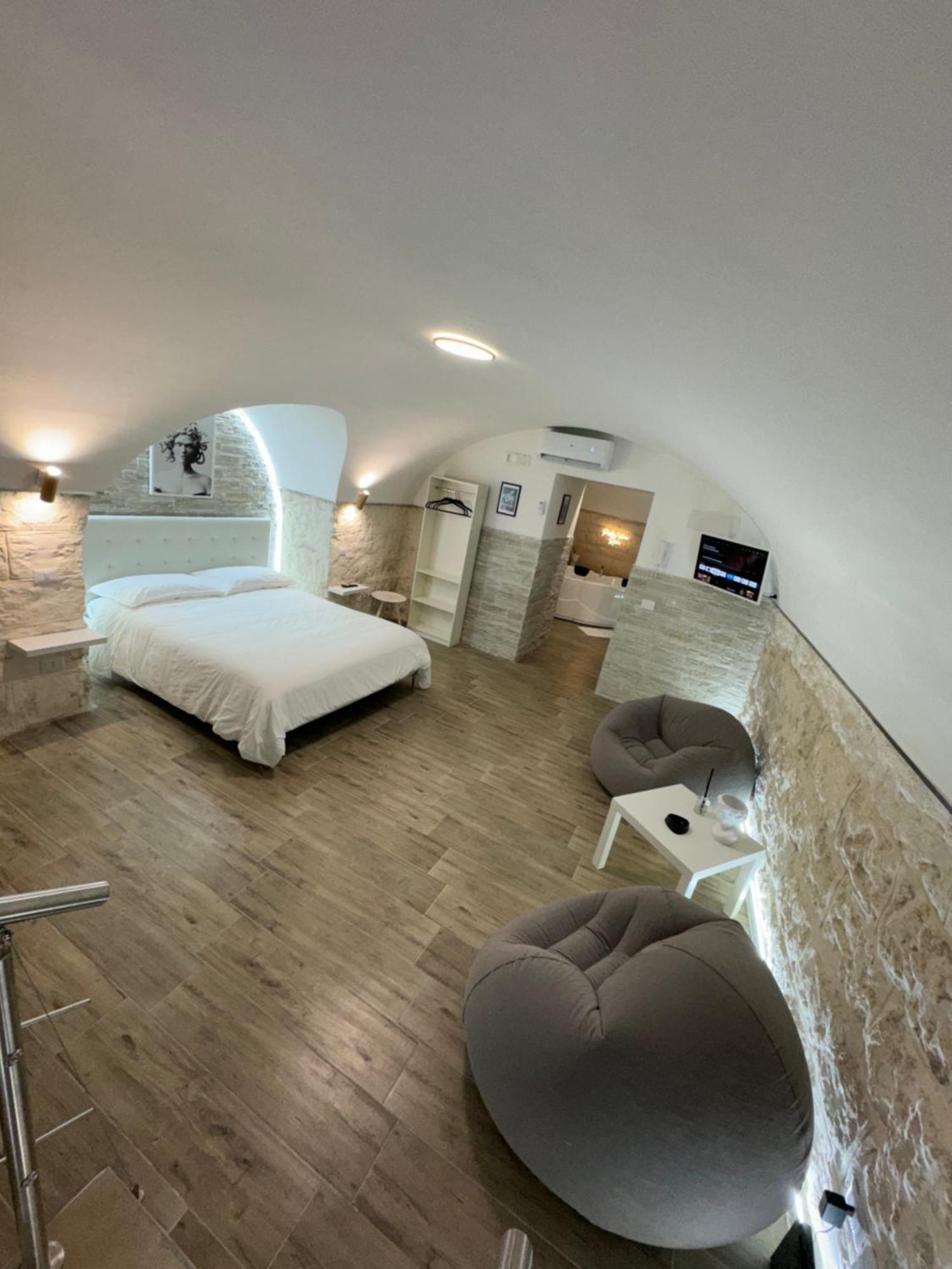 Pietra Viva Room Bari Exterior foto